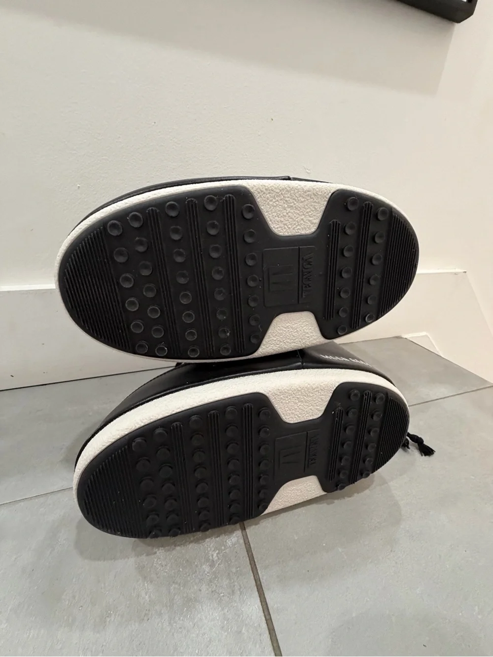 Moon Boot Icon Low Black Snow Boots | US 7–8.5 | EU 39–41 | Excellent Condition